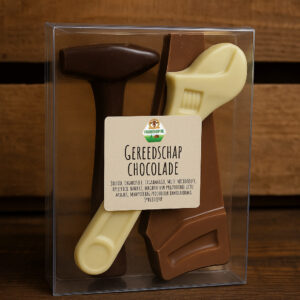 gereedschap-chocolade-in-doosje-hamer-zaag-moersleutel-schroevendraaier-1.jpg