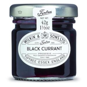 tiptree-mini-black-currant-42g-1.jpg